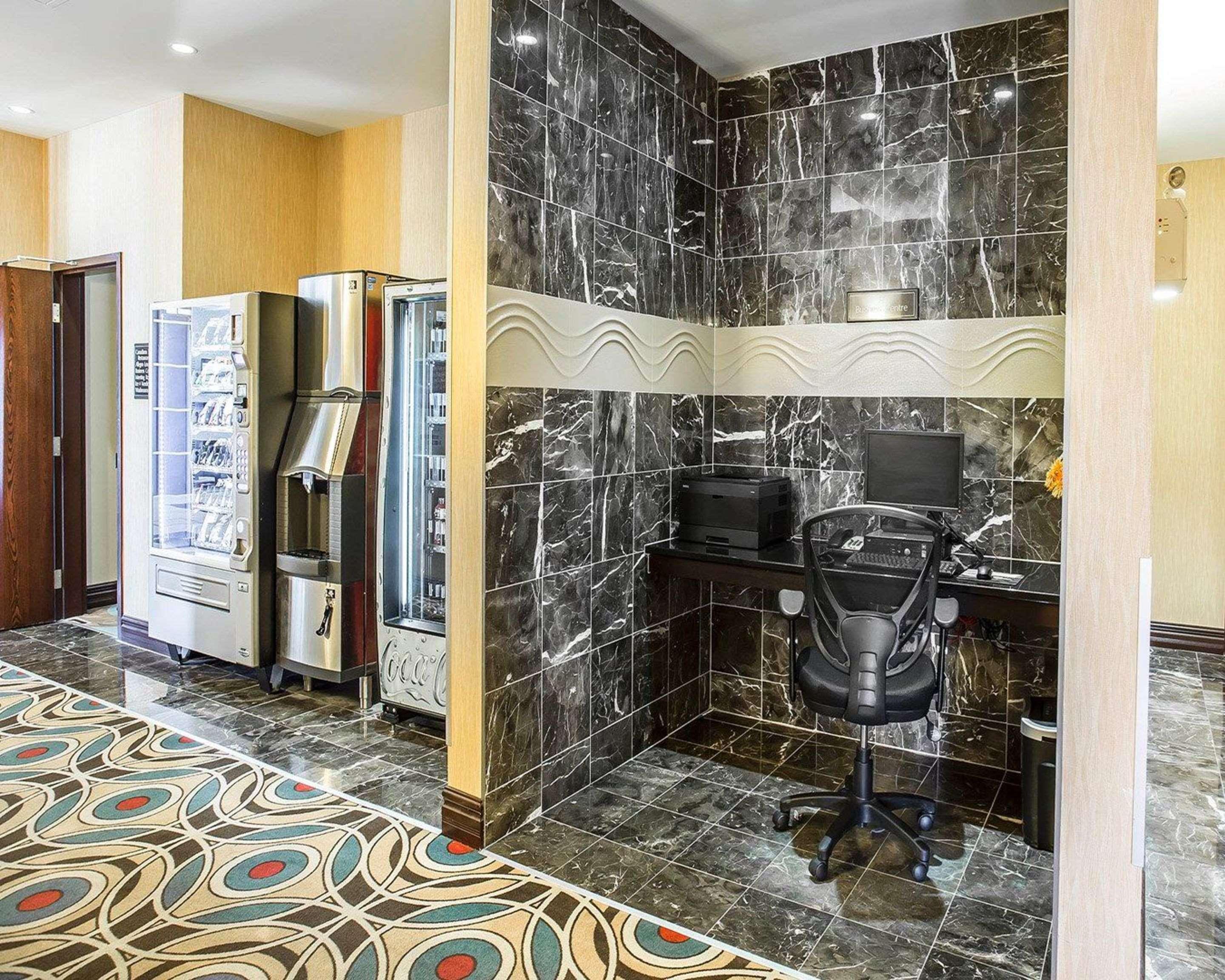 Comfort Hotel Bayer'S Lake Timberlea Ngoại thất bức ảnh